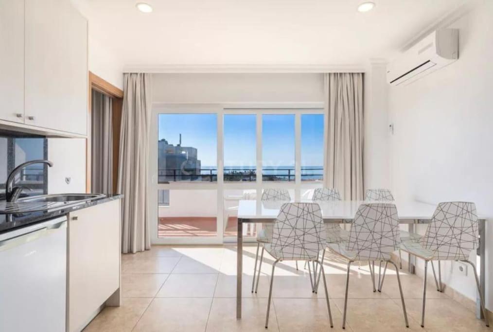 Cozy Apartment With Seaview 300M From The Beach Portimão Exterior foto