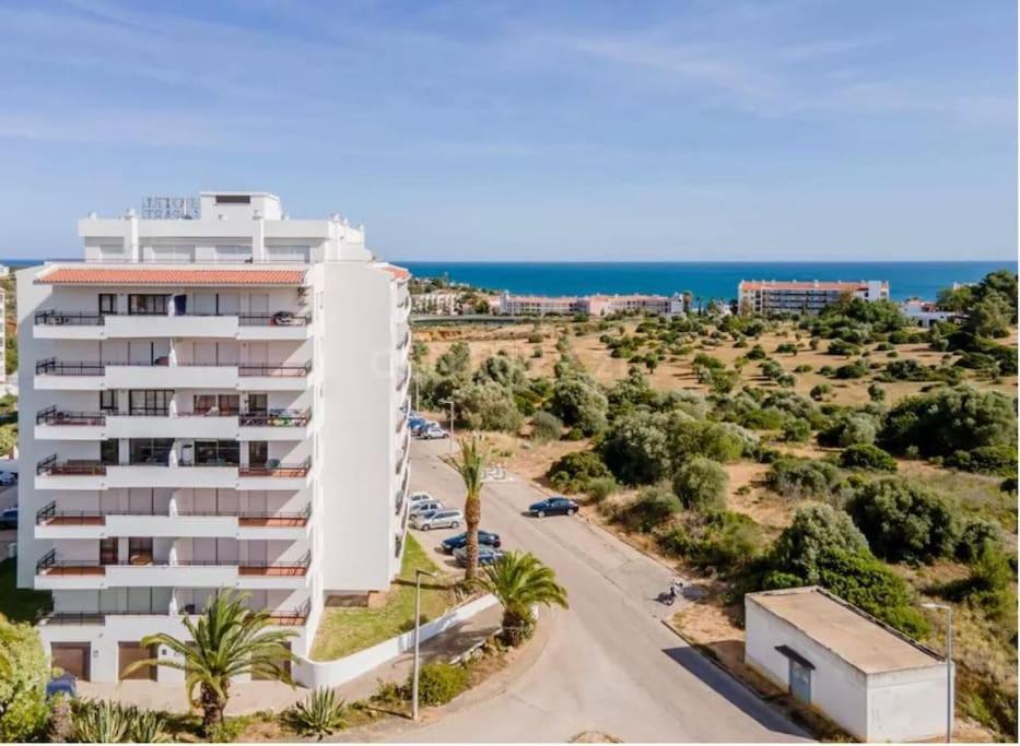 Cozy Apartment With Seaview 300M From The Beach Portimão Exterior foto